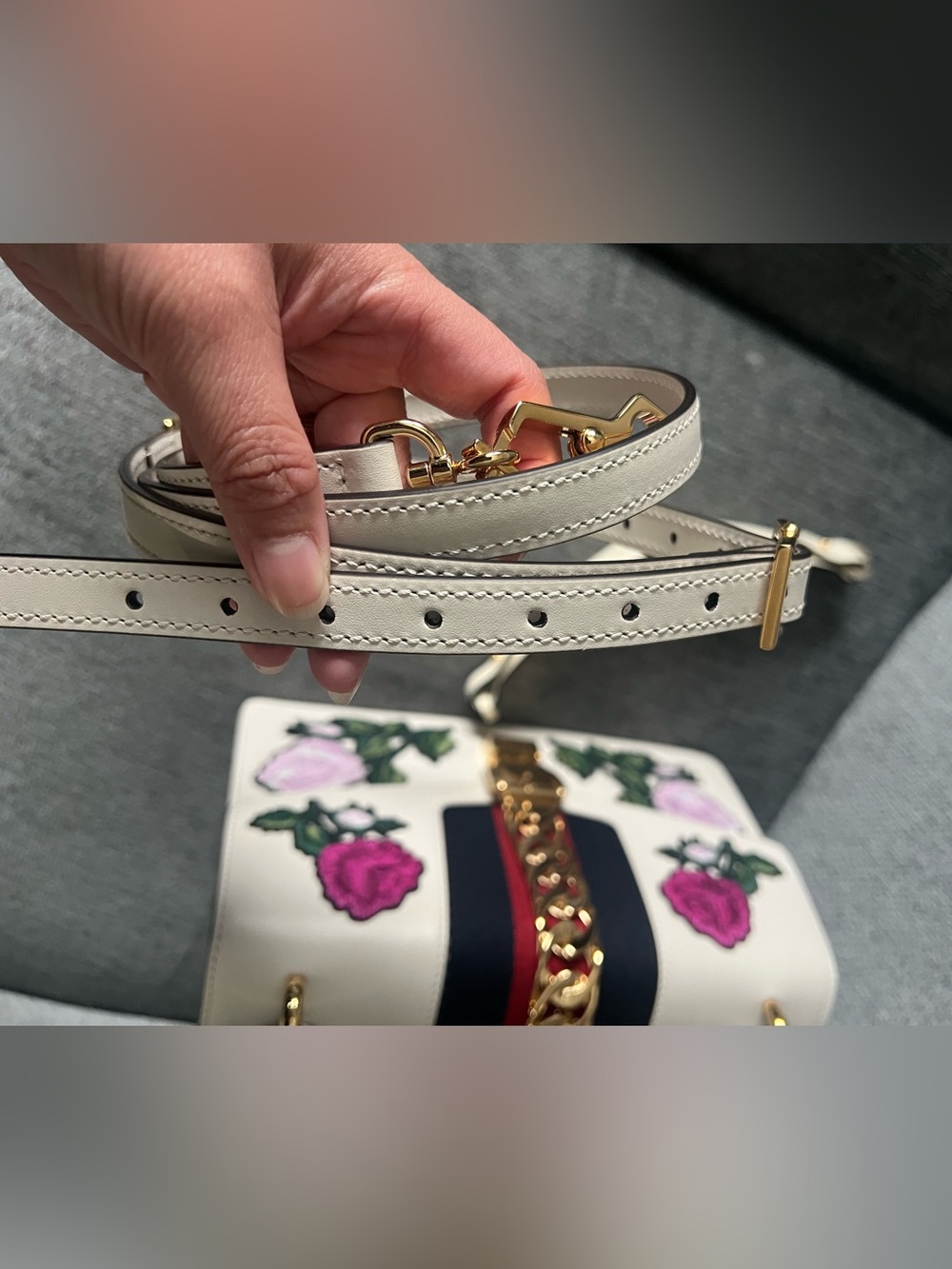 Gucci White Sylvie Floral Embroidered Leather Shoulder Bag - Picture 14 of 16